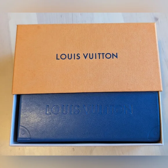 Louis Vuitton Black and Gold Sunglasses - Picture 7 of 7